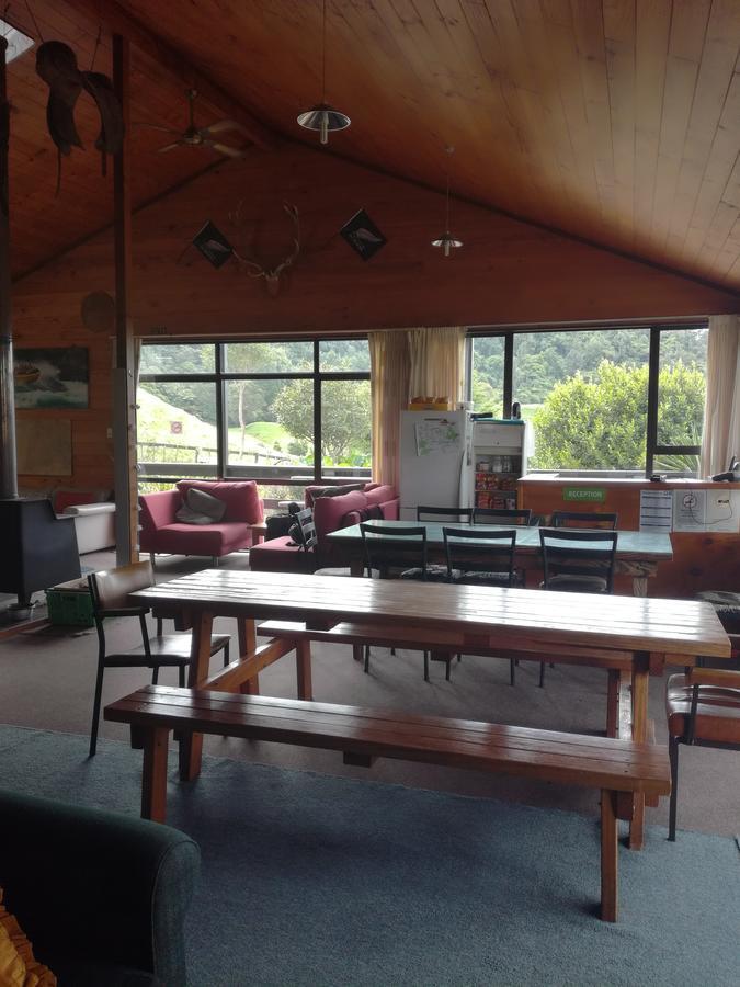 Junohall Backpackers Cuevas de Waitomo Exterior foto