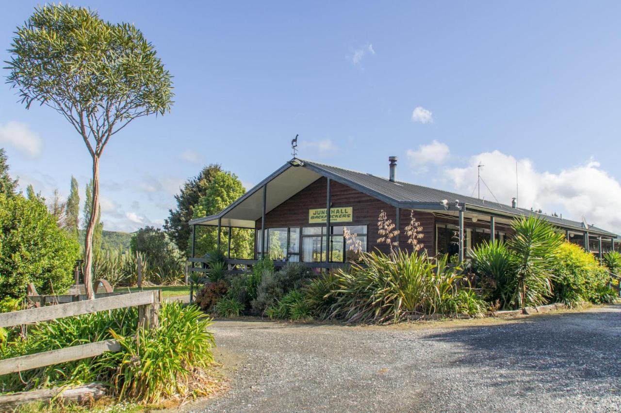 Junohall Backpackers Cuevas de Waitomo Exterior foto